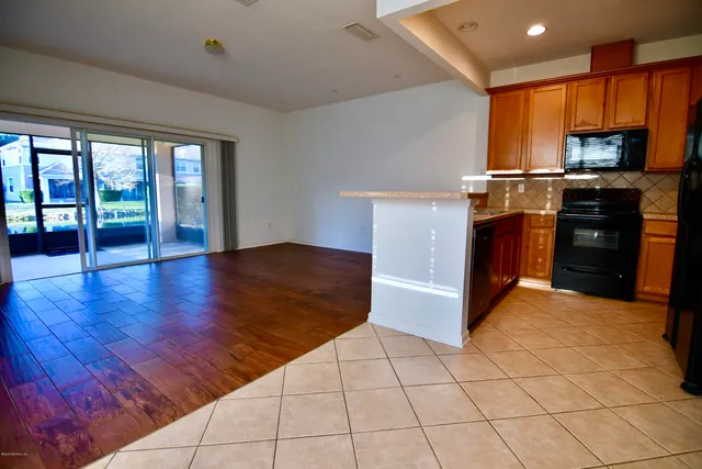 $268,000 | 5872 Pavilion Drive, Jacksonville, FL 32258