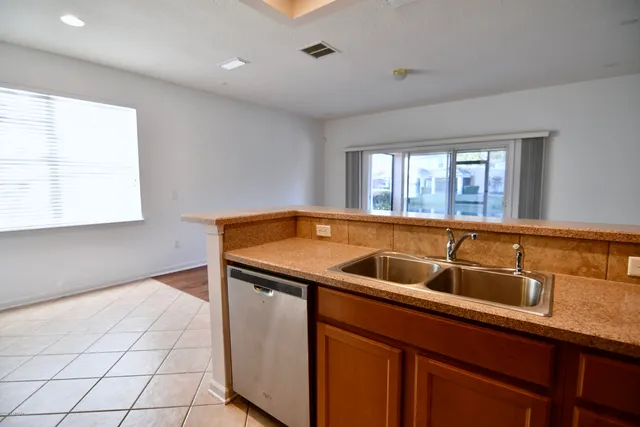 $268,000 | 5872 Pavilion Drive, Jacksonville, FL 32258