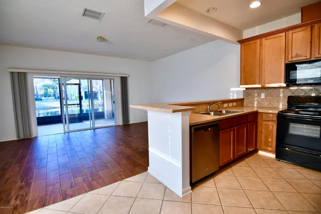 $268,000 | 5872 Pavilion Drive, Jacksonville, FL 32258