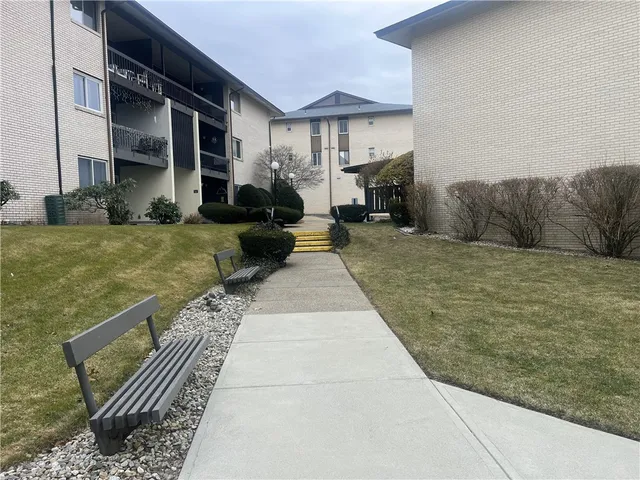 $3,100 | 400 Narragansett Parkway, Unit EI2, Warwick, RI 02888