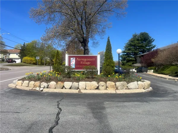 $2,900 | 400 Narragansett Parkway, Unit EI2, Warwick, RI 02888