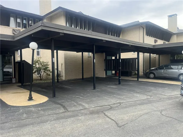 $2,900 | 400 Narragansett Parkway, Unit EI2, Warwick, RI 02888