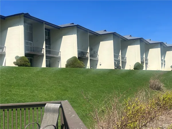 $2,900 | 400 Narragansett Parkway, Unit EI2, Warwick, RI 02888
