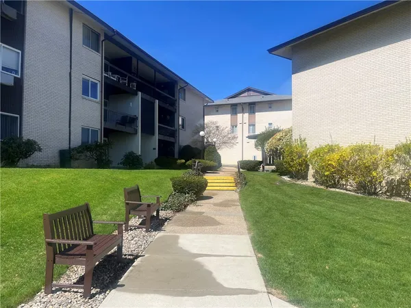 $2,900 | 400 Narragansett Parkway, Unit EI2, Warwick, RI 02888