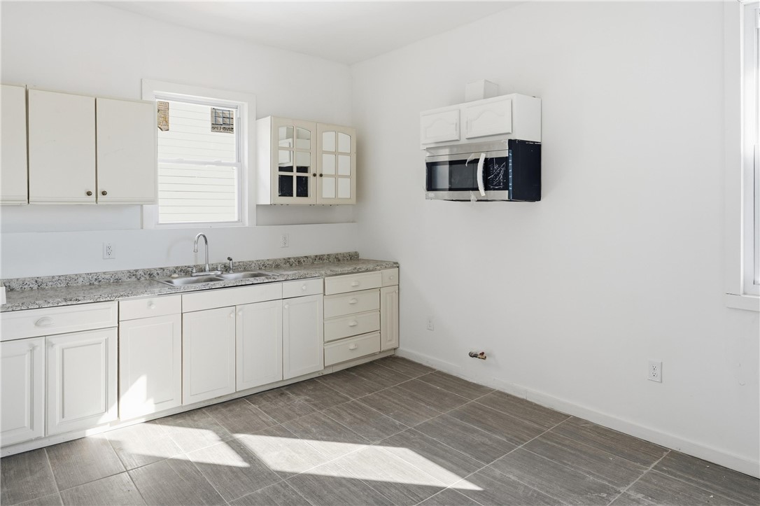 236 Dudley Street Providence, RI 02907 - Photo 7 of 20