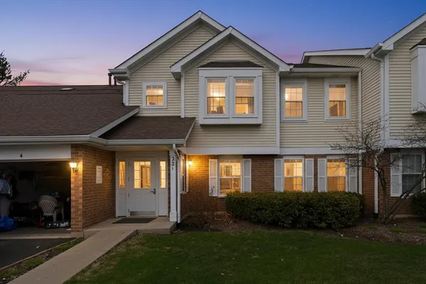 $249,990 | 221 Norfolk Court, Unit 3, Roselle, IL 60172