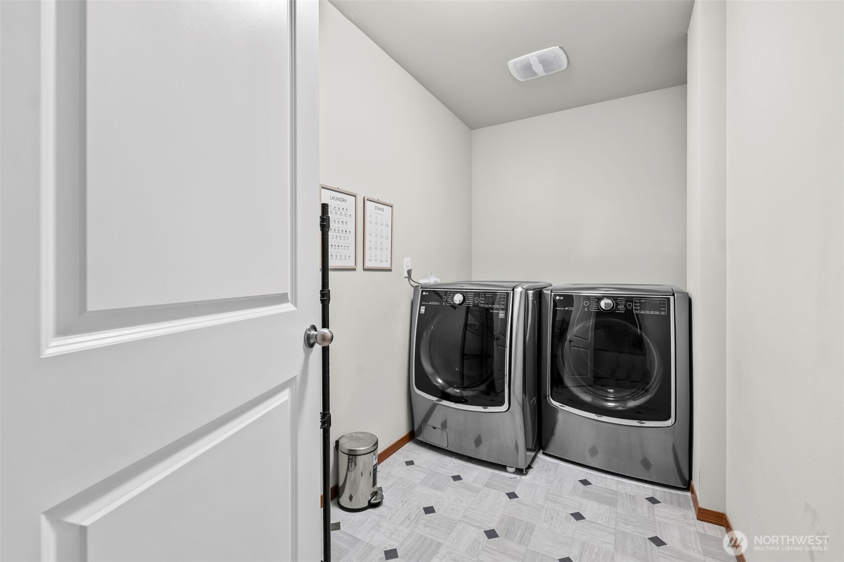 2540 Filbert Avenue Bremerton, WA 98310 - Photo 20 of 28 a utility room with dryer and washer
