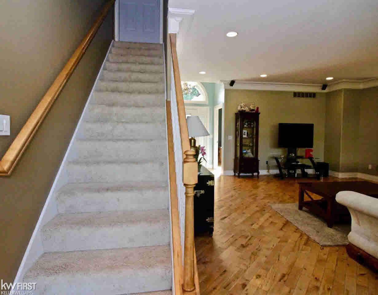 9147 Faussett Road Fenton, MI 48430 - Photo 34 of 58 21340961-33.JPG