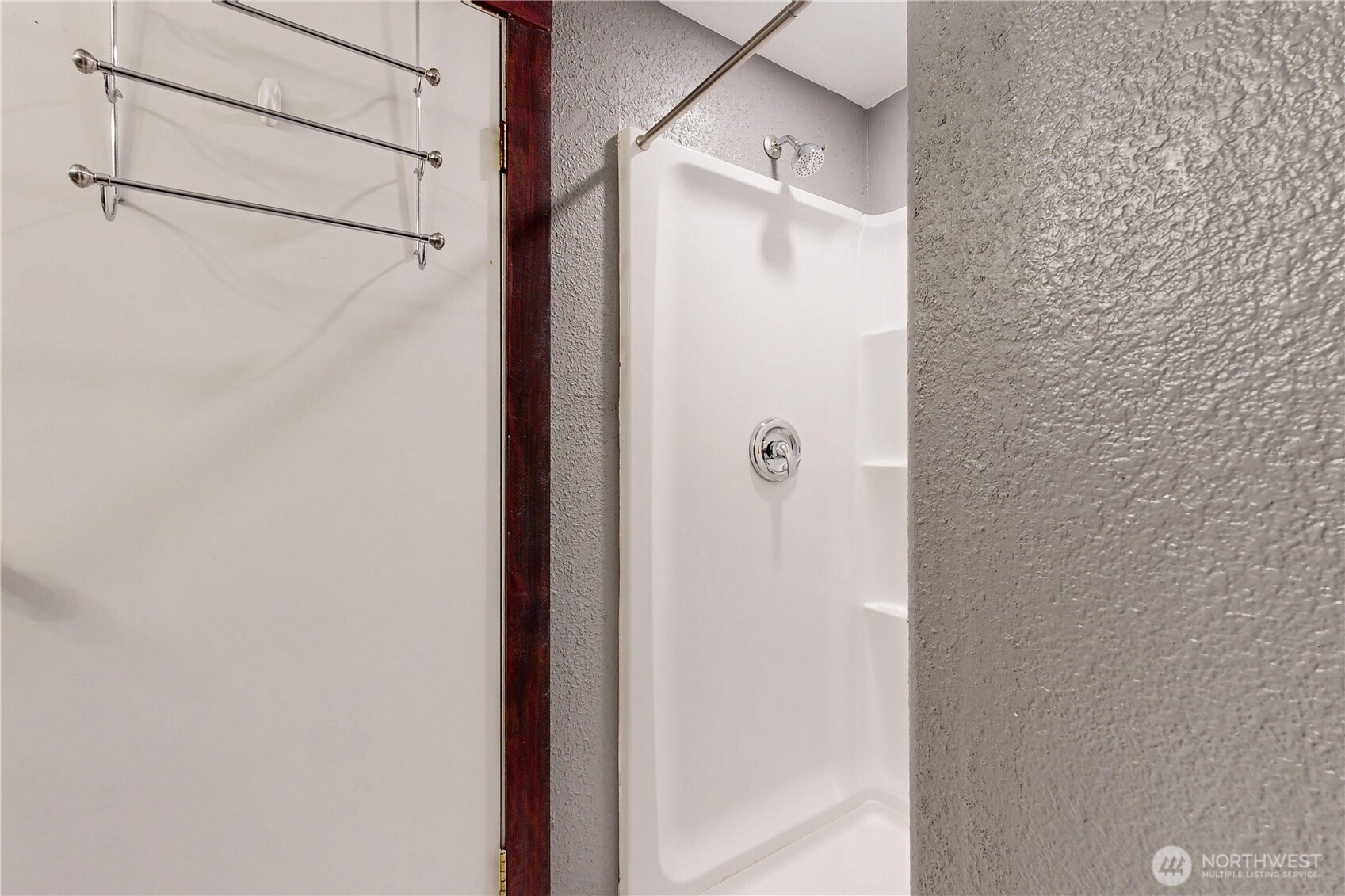 308 Newell Street Walla Walla, WA 99362 - Photo 25 of 40 a bathroom with a shower