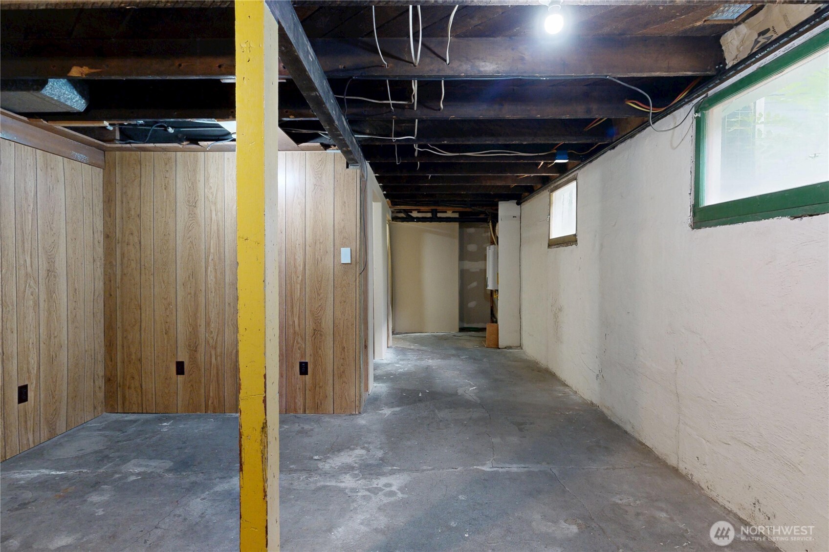 308 Newell Street Walla Walla, WA 99362 - Photo 33 of 40 a view of hallway