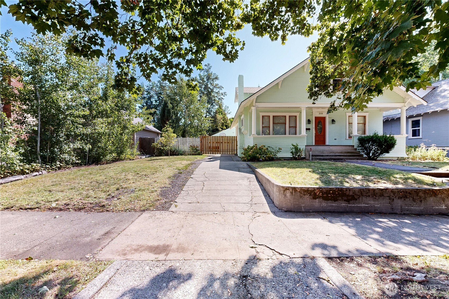 308 Newell Street Walla Walla, WA 99362 - Photo 4 of 40 a view of a house with a yard