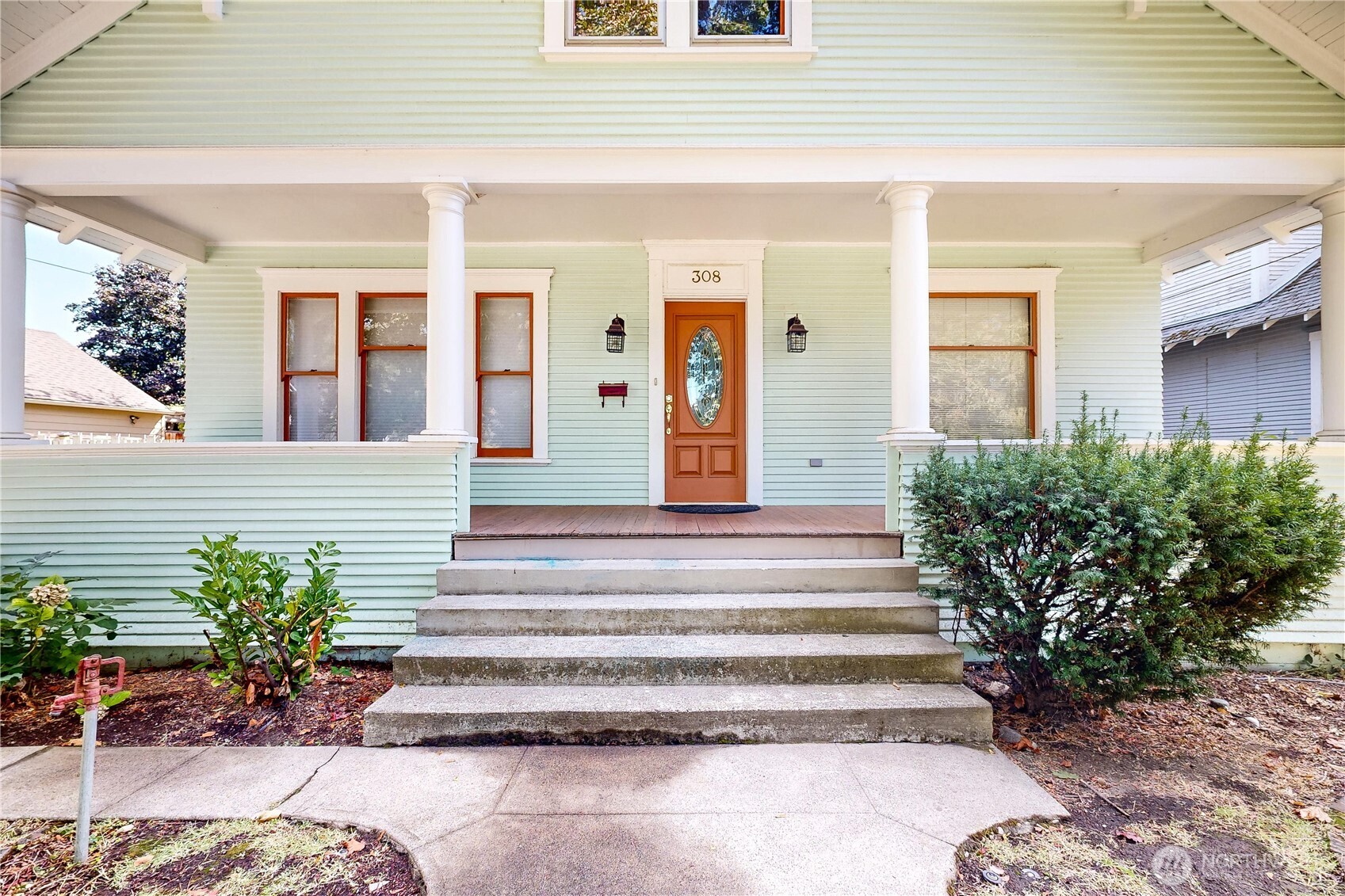 308 Newell Street Walla Walla, WA 99362 - Photo 5 of 40 a view of a entryway door front of house