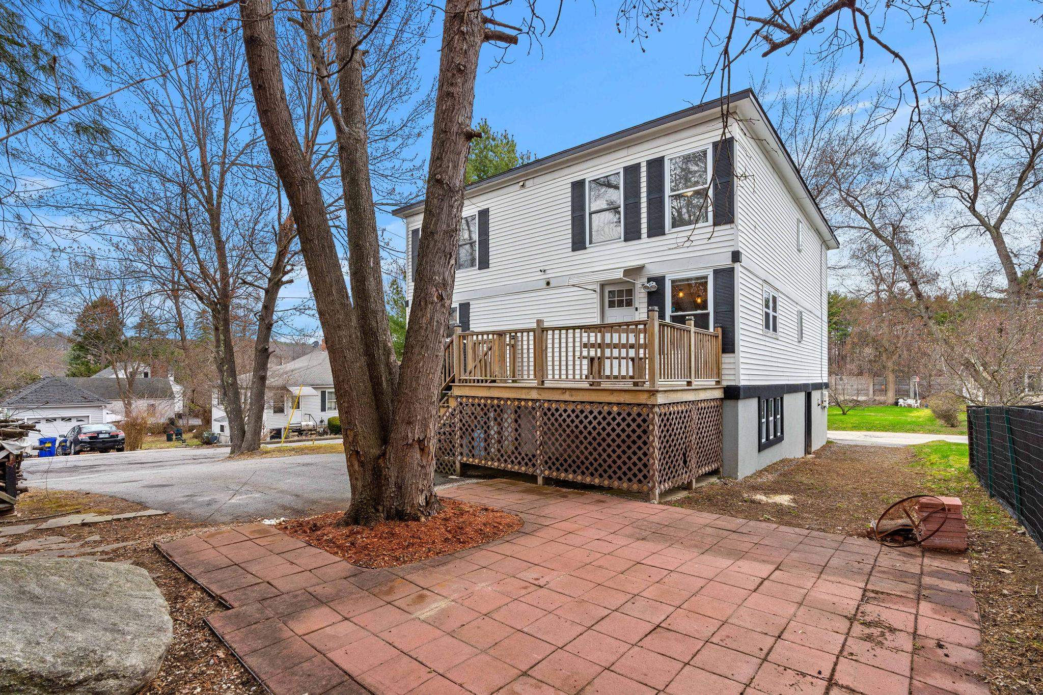 214 Maplehurst Avenue Manchester, NH 03104 - Photo 8 of 58