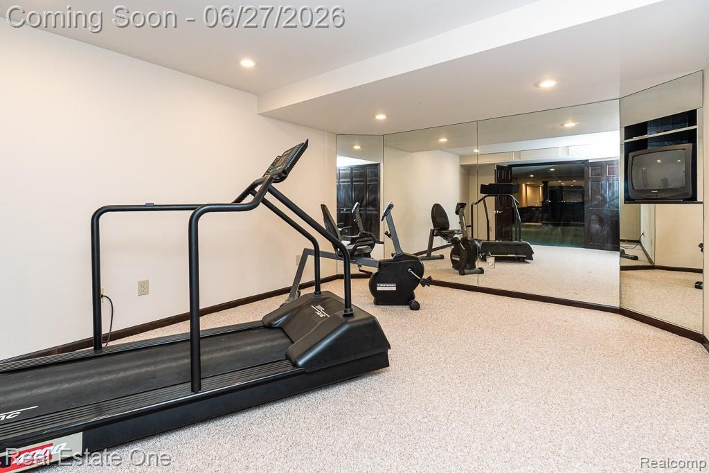 3347 St George Court Rochester, MI 48306 - Photo 39 of 51 Basement workout room