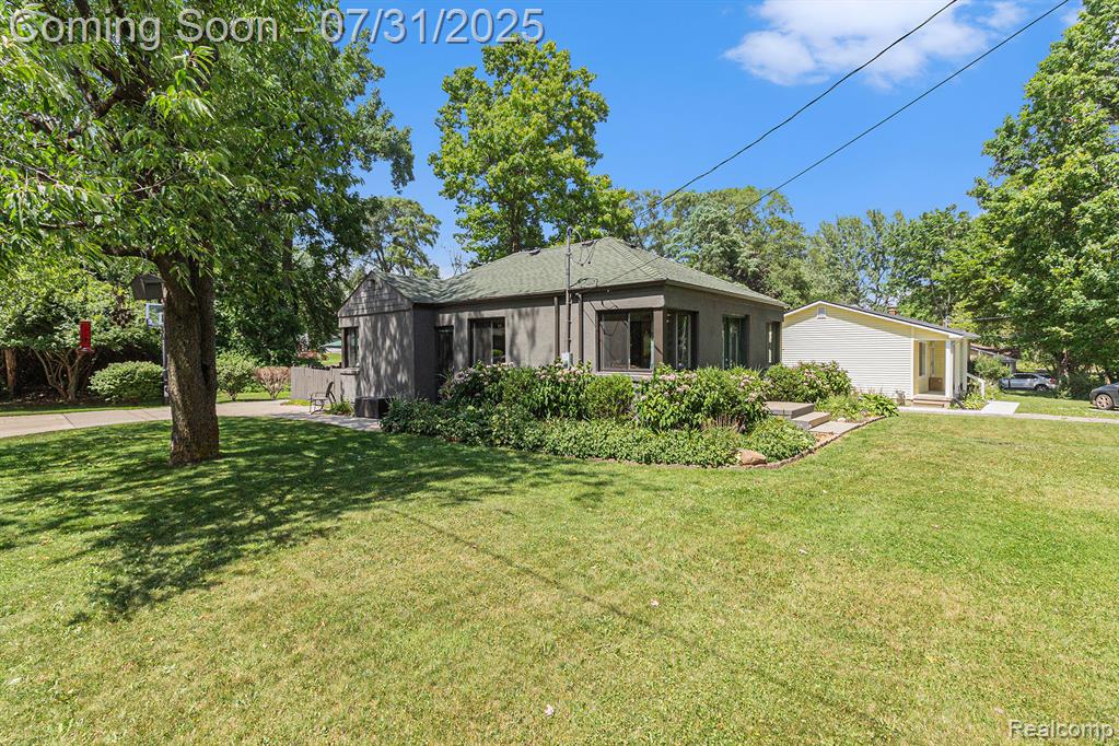 1012 State Road Fenton, MI 48430 - Photo 4 of 23