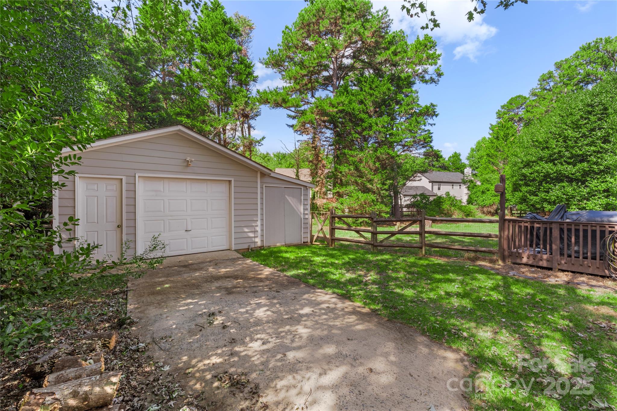 2519 Fitzpatrick Lane Matthews, NC 28105 - Photo 37 of 46