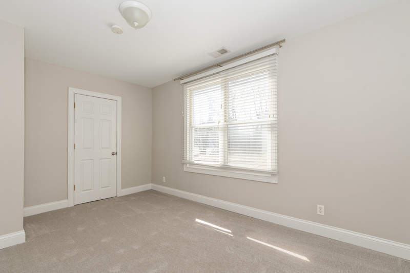 1297 Edgewood Road Lake Forest, IL 60045 - Photo 12 of 20