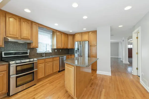 $945,000 | 1297 Edgewood Road, Lake Forest, IL 60045