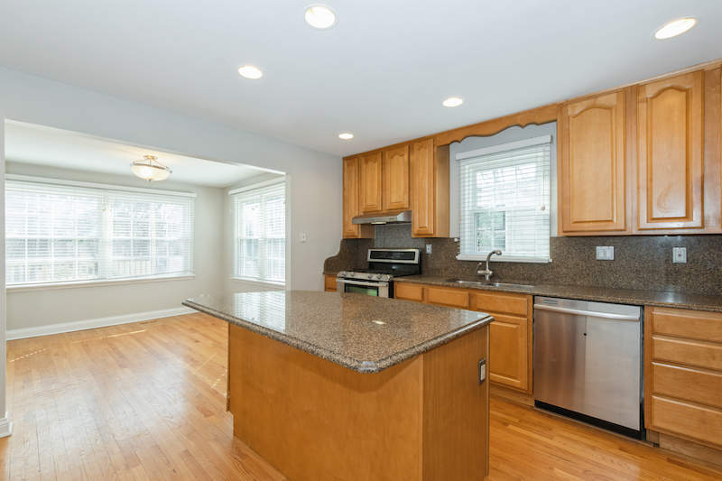 1297 Edgewood Road Lake Forest, IL 60045 - Photo 5 of 20