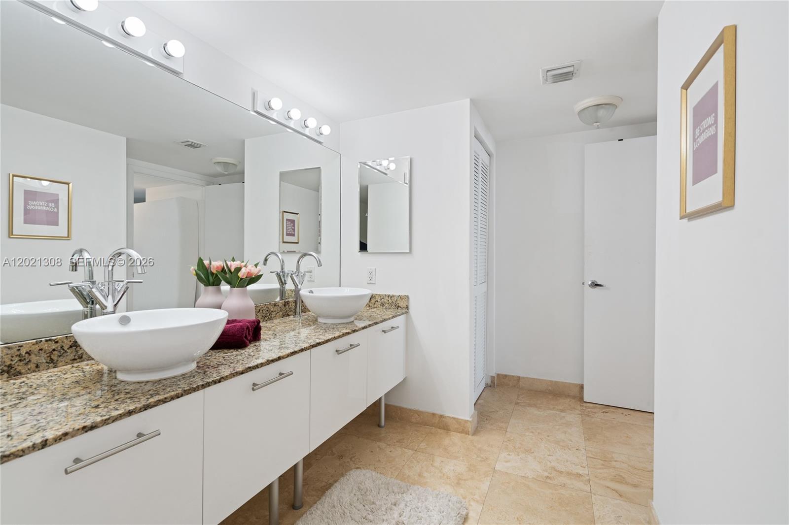 41 Southeast 5th Street, Unit 1609 Miami, FL 33131 - Photo 22 of 41