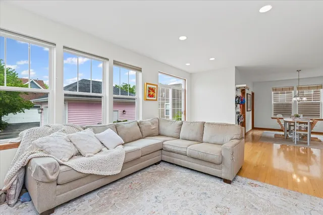 $875,000 | 306 Lasalle Street, Vernon Hills, IL 60061