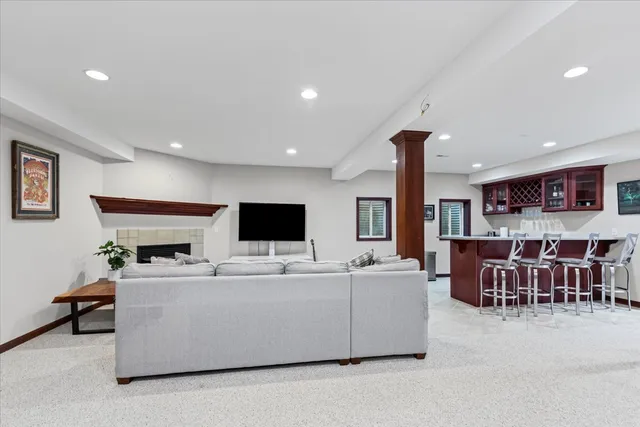 $875,000 | 306 Lasalle Street, Vernon Hills, IL 60061