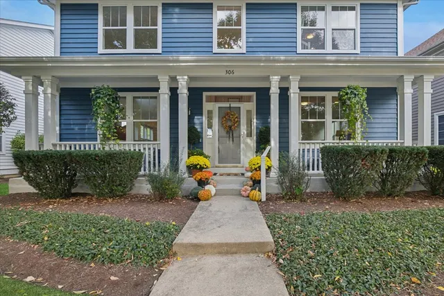 $875,000 | 306 Lasalle Street, Vernon Hills, IL 60061