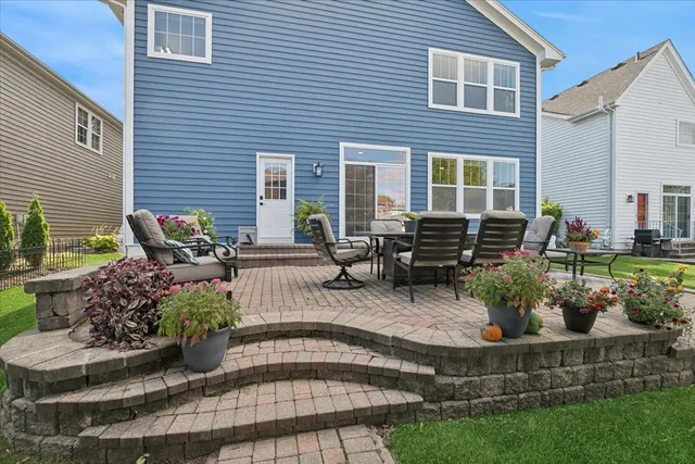 $875,000 | 306 Lasalle Street, Vernon Hills, IL 60061