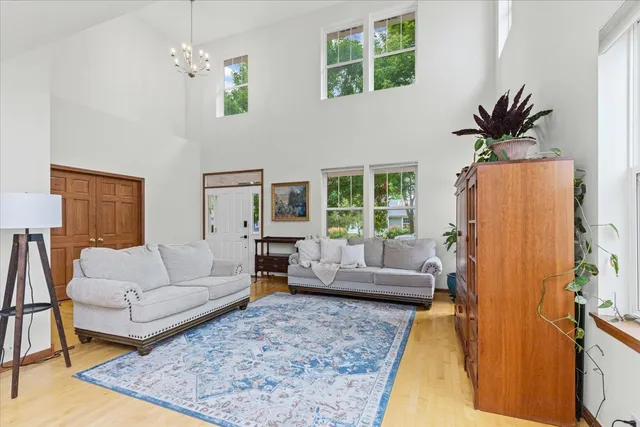 $875,000 | 306 Lasalle Street, Vernon Hills, IL 60061