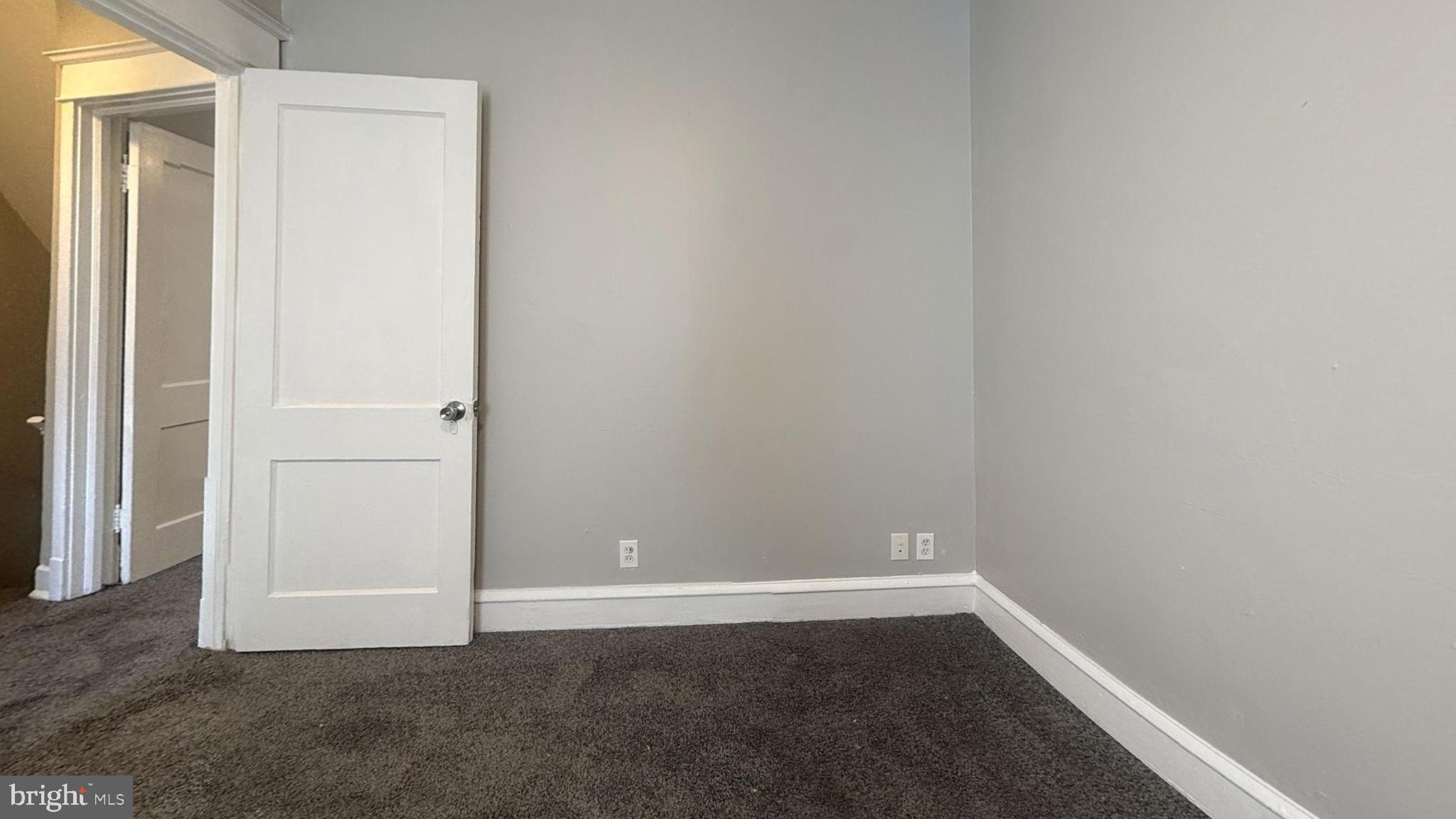 7008 Clinton Road Upper Darby, PA 19082 - Photo 5 of 9