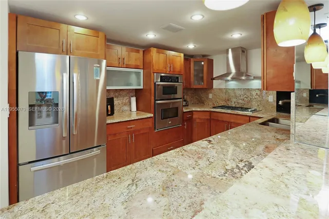 $659,000 | 2030 South Ocean Drive, Unit 727, Hallandale Beach, FL 33009