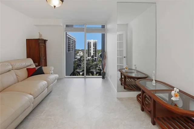 $659,000 | 2030 South Ocean Drive, Unit 727, Hallandale Beach, FL 33009