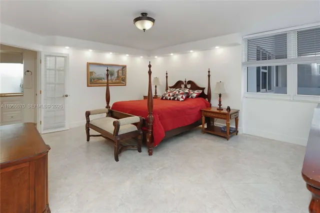 $659,000 | 2030 South Ocean Drive, Unit 727, Hallandale Beach, FL 33009