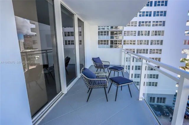 $659,000 | 2030 South Ocean Drive, Unit 727, Hallandale Beach, FL 33009