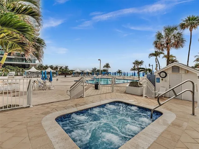 $659,000 | 2030 South Ocean Drive, Unit 727, Hallandale Beach, FL 33009