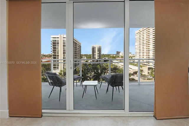 $659,000 | 2030 South Ocean Drive, Unit 727, Hallandale Beach, FL 33009