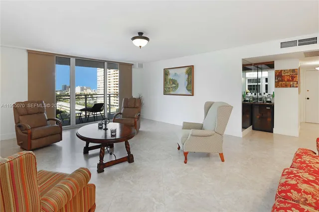 $659,000 | 2030 South Ocean Drive, Unit 727, Hallandale Beach, FL 33009