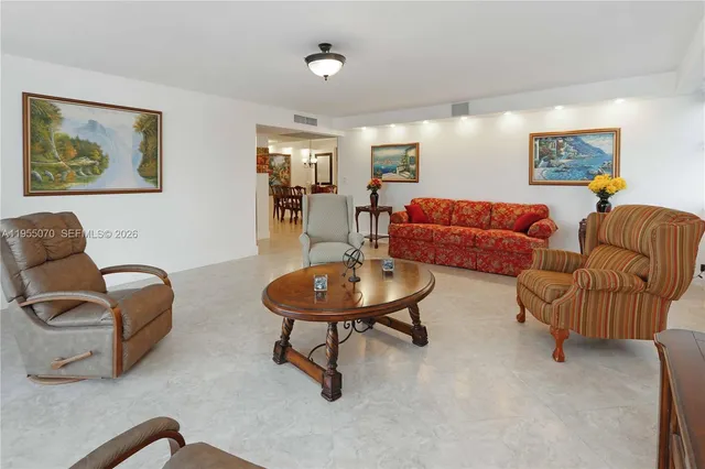 $659,000 | 2030 South Ocean Drive, Unit 727, Hallandale Beach, FL 33009