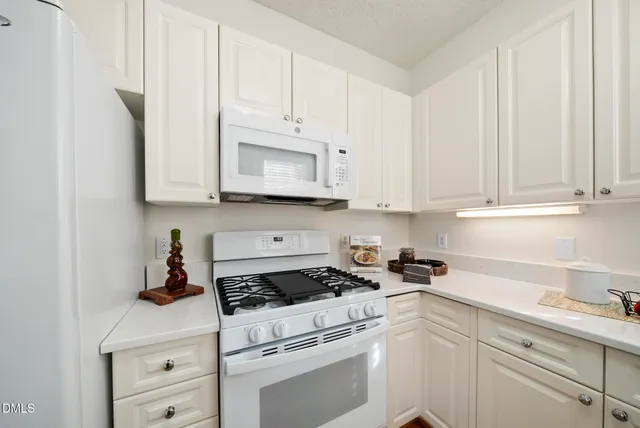 $425,000 | 7710 Astoria Place, Raleigh, NC 27612