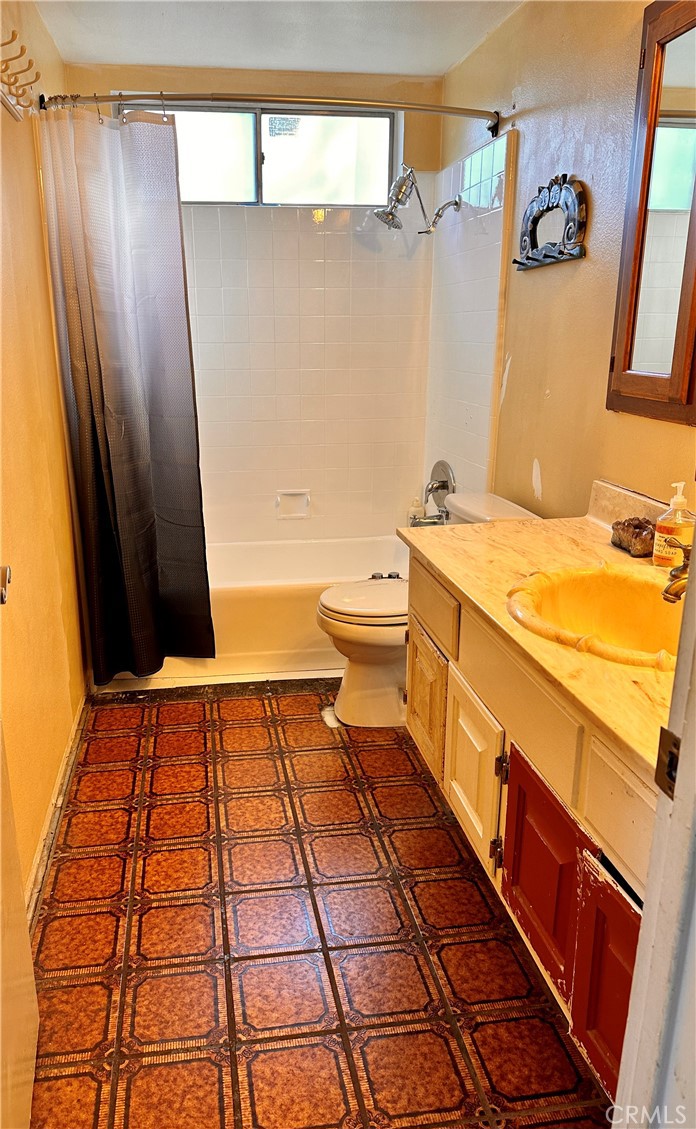 7128 Salisbury Road West Hills, CA 91307 - Photo 14 of 16