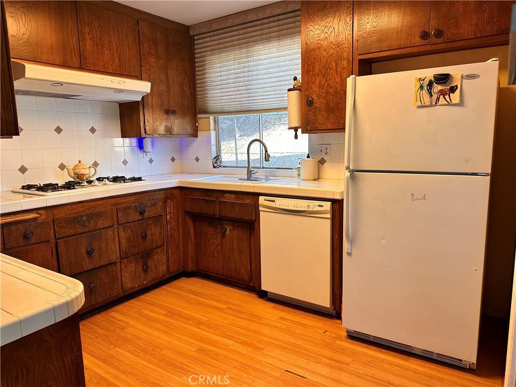 7128 Salisbury Road West Hills, CA 91307 - Photo 5 of 16