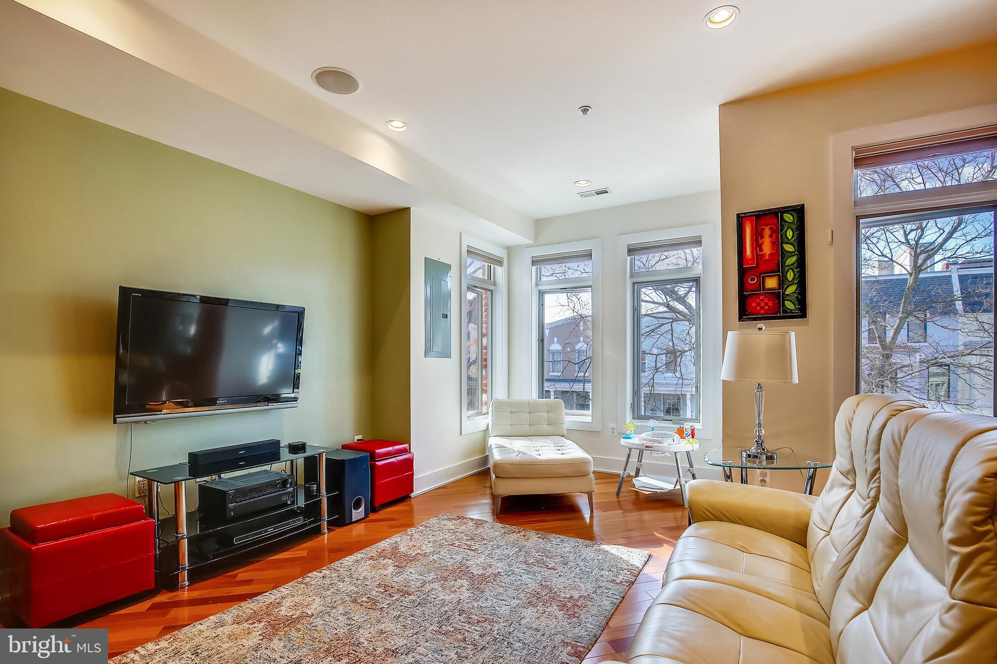 618 L Street Northeast, Unit 2 Washington, DC 20002 - Photo 13 of 73 Family Room with Bay window