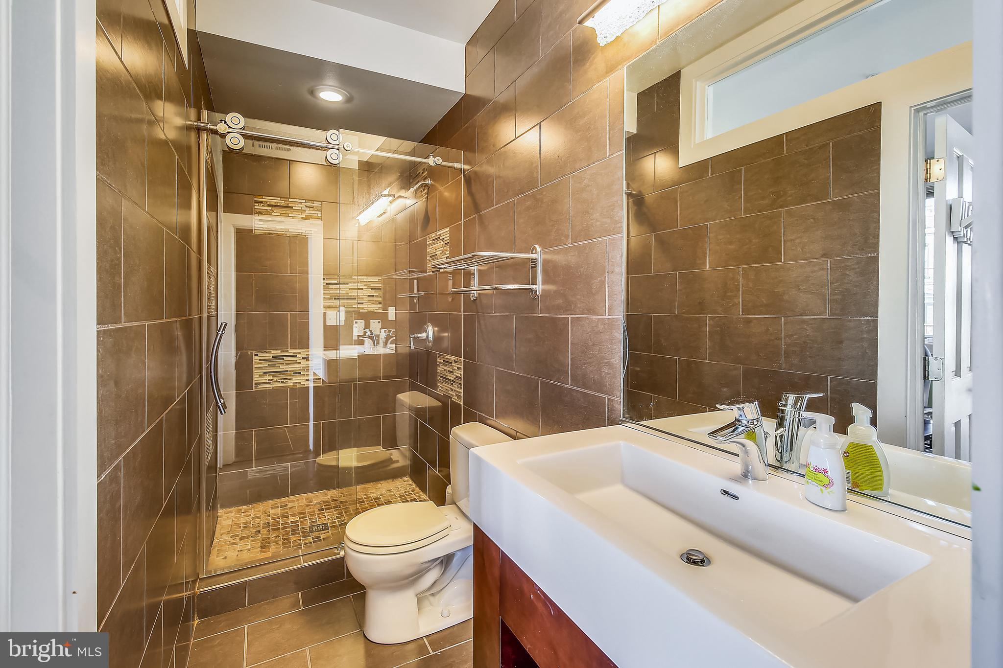 618 L Street Northeast, Unit 2 Washington, DC 20002 - Photo 21 of 73 Bathroom 3