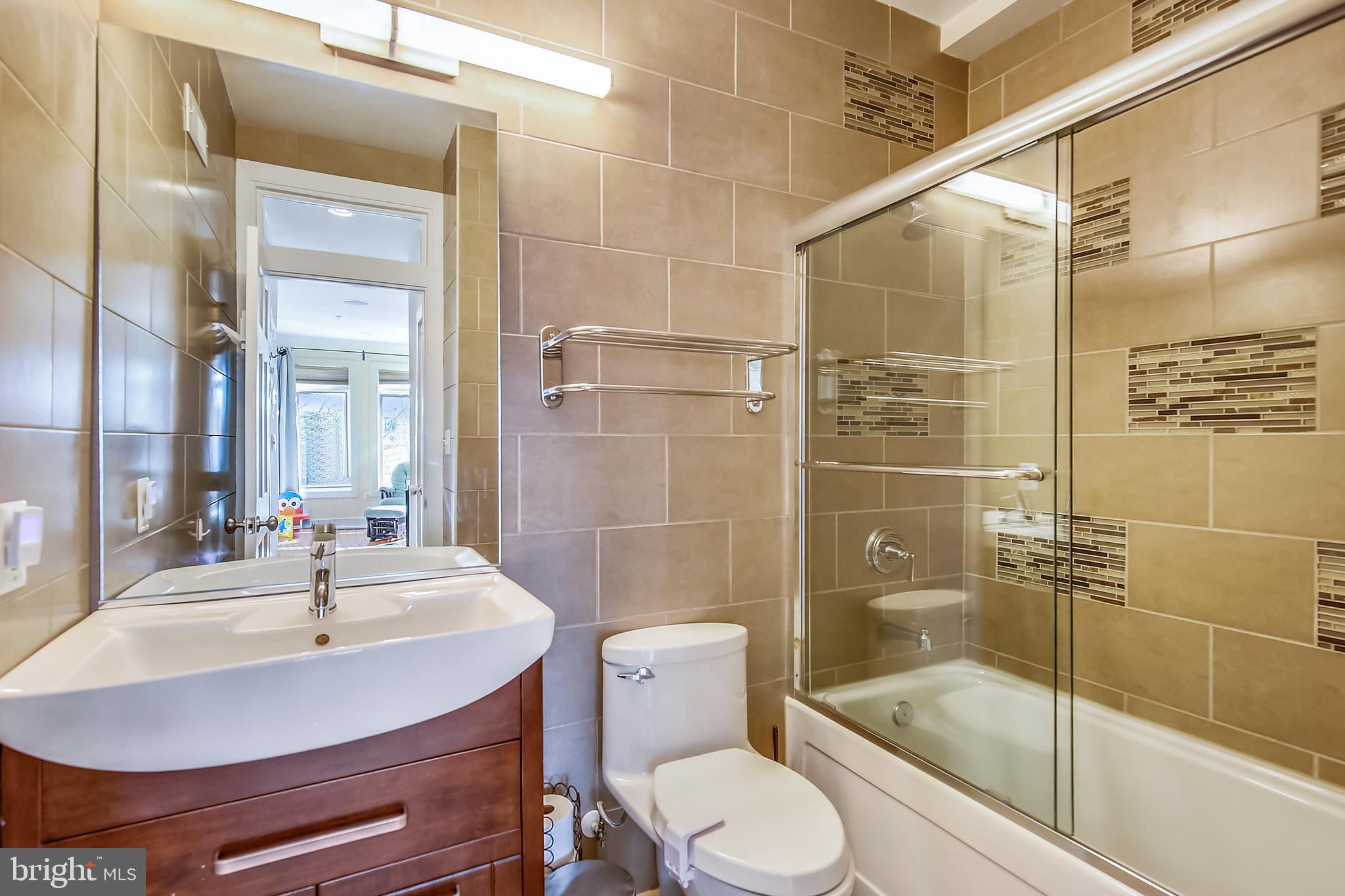 618 L Street Northeast, Unit 2 Washington, DC 20002 - Photo 33 of 73 Bathroom 2