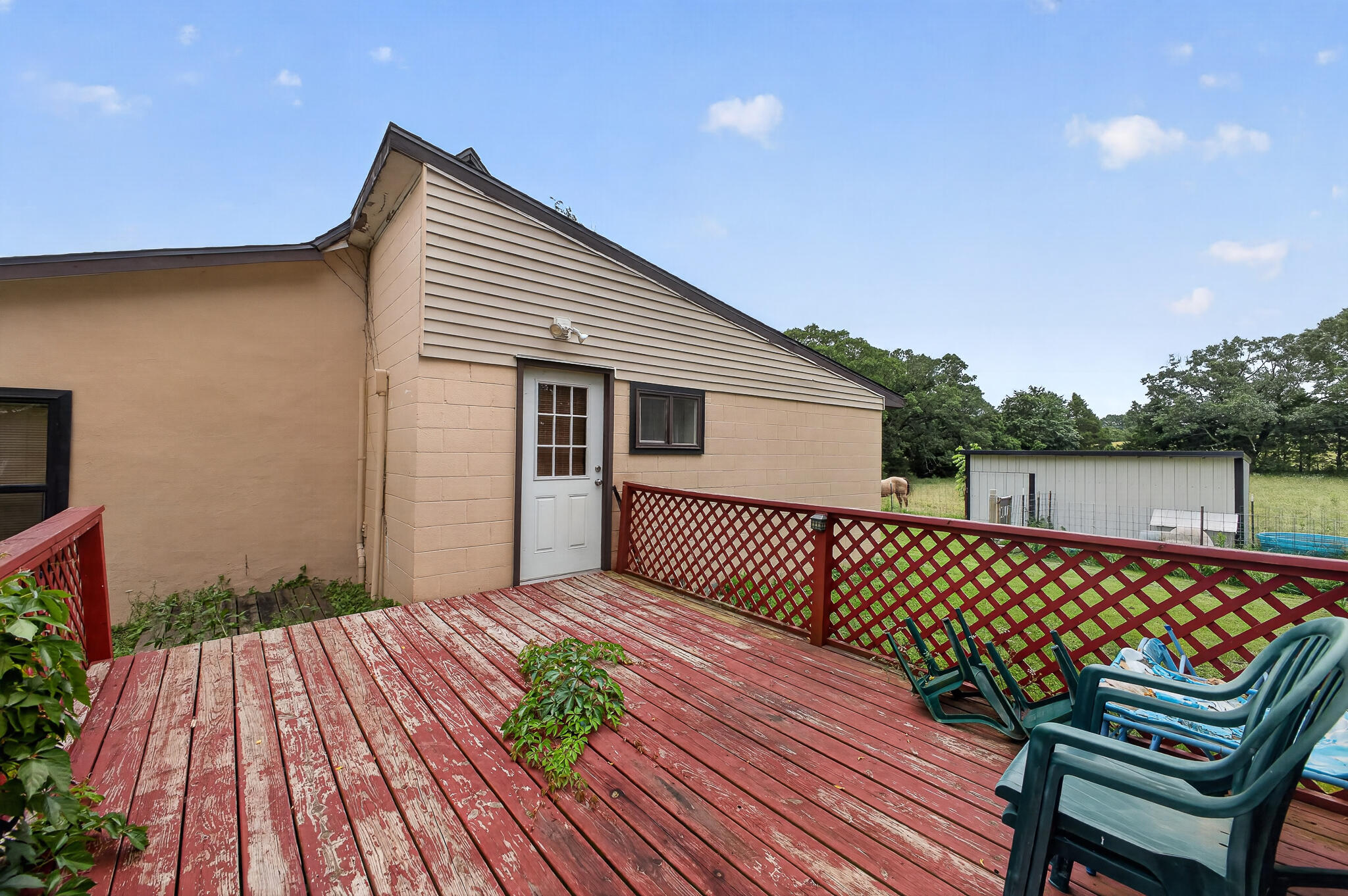 2081 Sand Ridge Road Marshfield, MO 65706 - Photo 31 of 61 Back deck