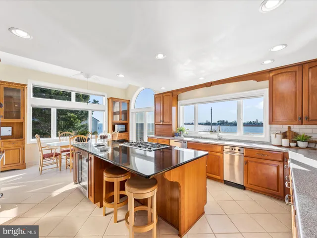 $2,550,000 | 7 White Oak Road, Rehoboth Beach, DE 19971