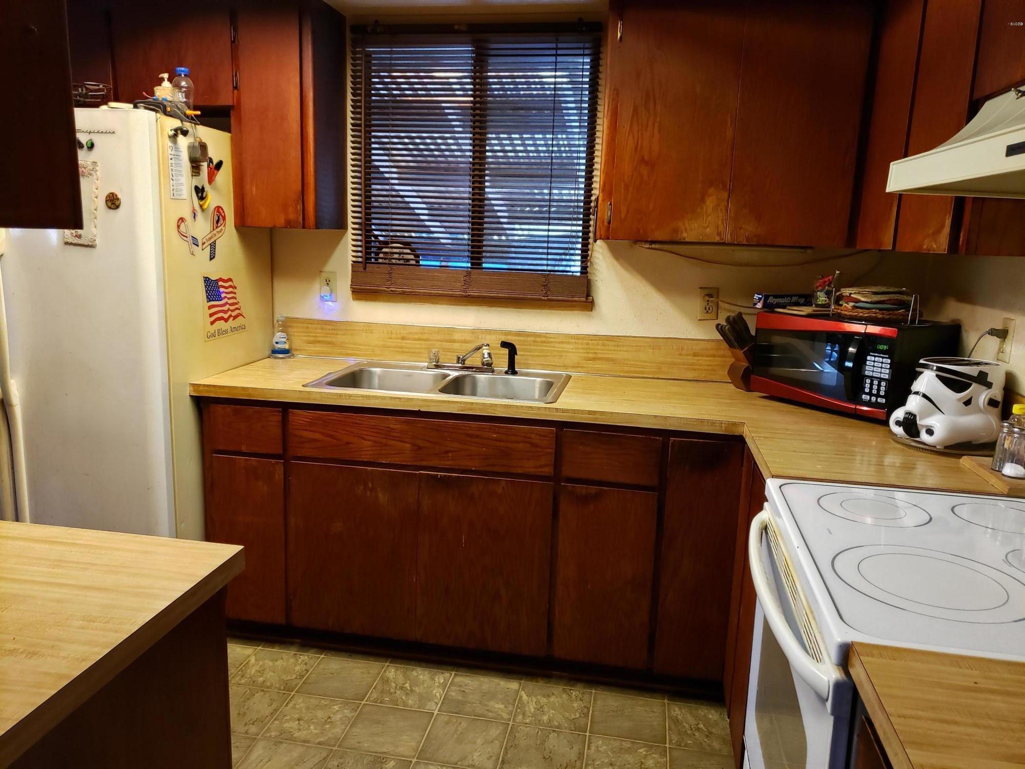 373 East Logsden Road Siletz, OR 97380 - Photo 8 of 11 Kitchen