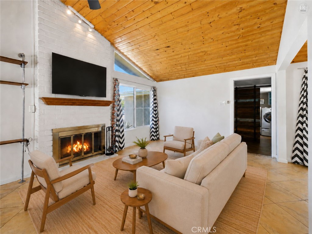 2906 Berkeley Road Riverside, CA 92506 - Photo 8 of 40