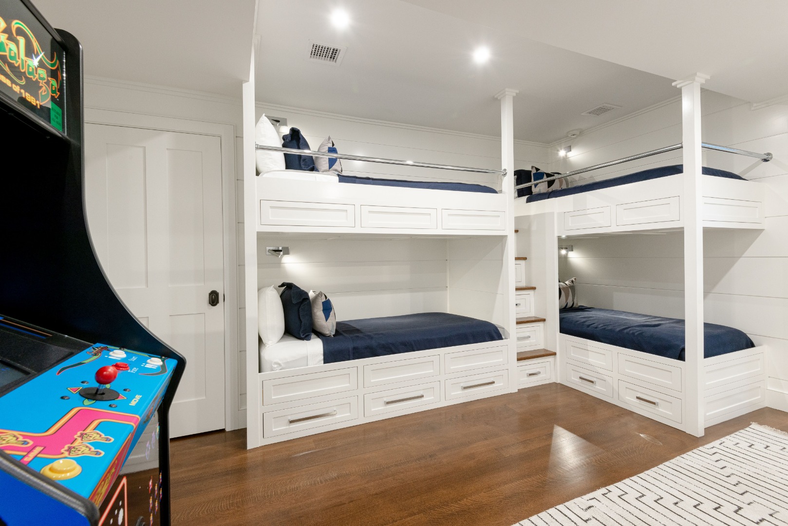 15 Chuck Hollow Road Nantucket, MA 02554 - Photo 11 of 48 Gallery Image 11