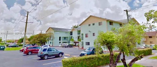 $249,900 | 1521 West 42nd Place, Unit 18, Hialeah, FL 33012